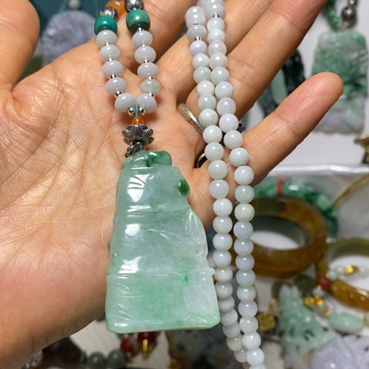 【闪购商品】翡翠吊坠(赠链)未镶嵌