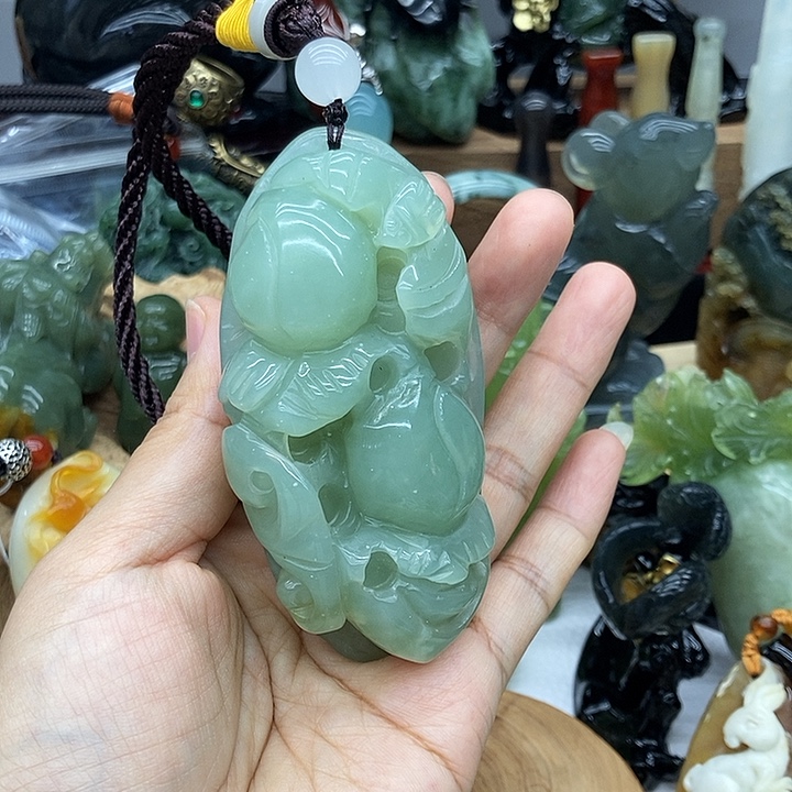 未镶嵌岫玉手把件