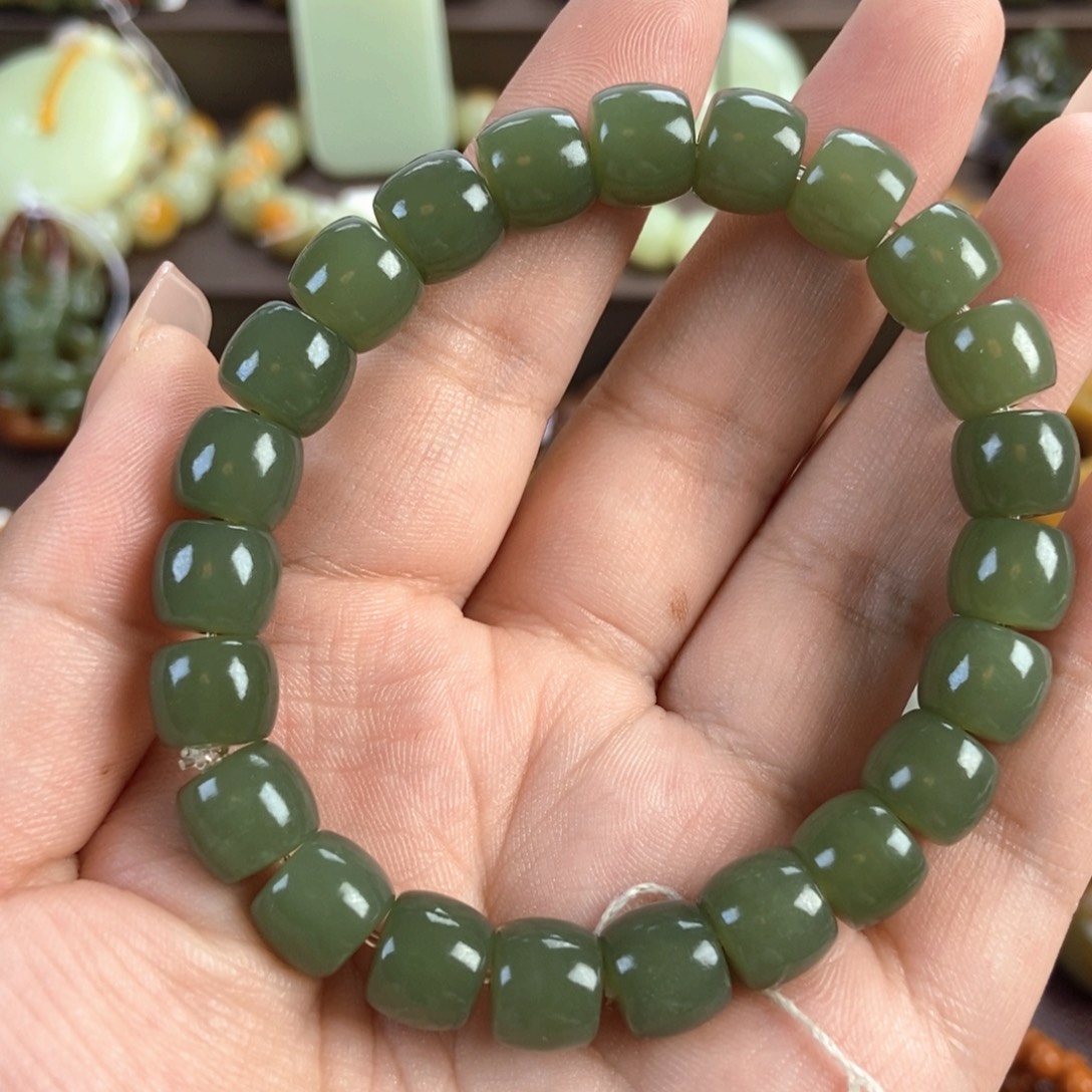 亮***亮手串未镶嵌透闪石质玉