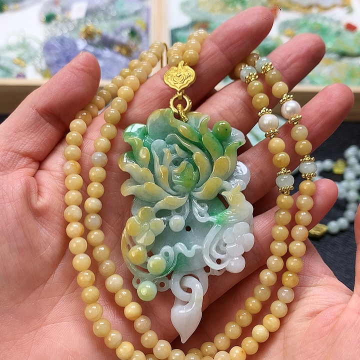 翡翠颈饰未镶嵌吊坠