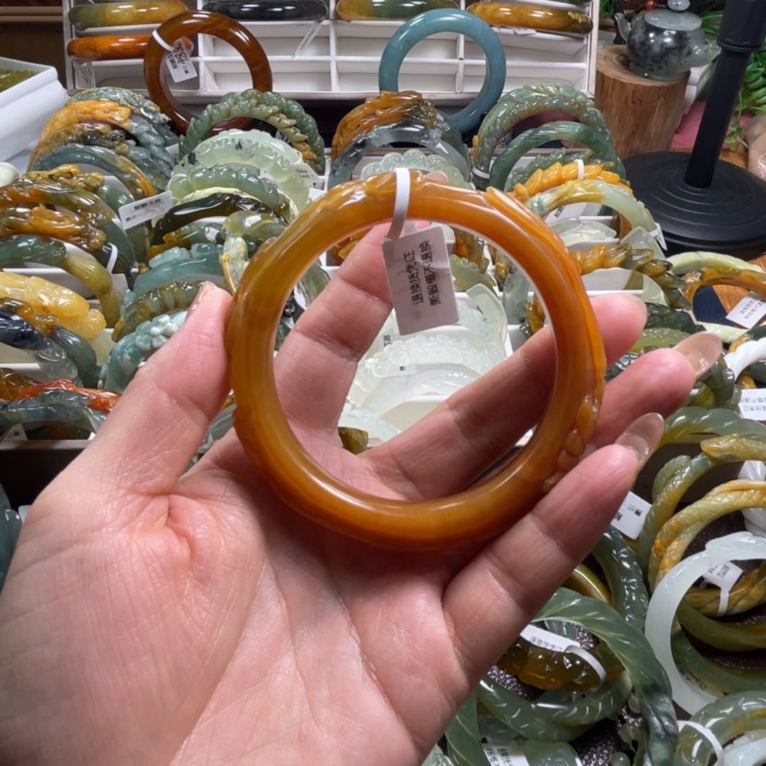 未镶嵌蛇纹石玉手镯