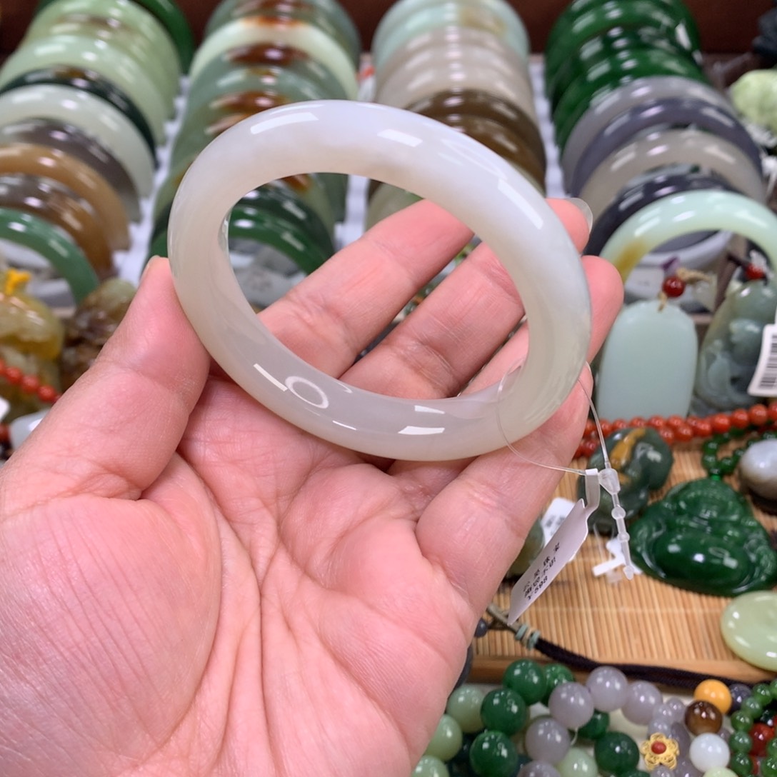 和田玉未镶嵌手镯55_56口径