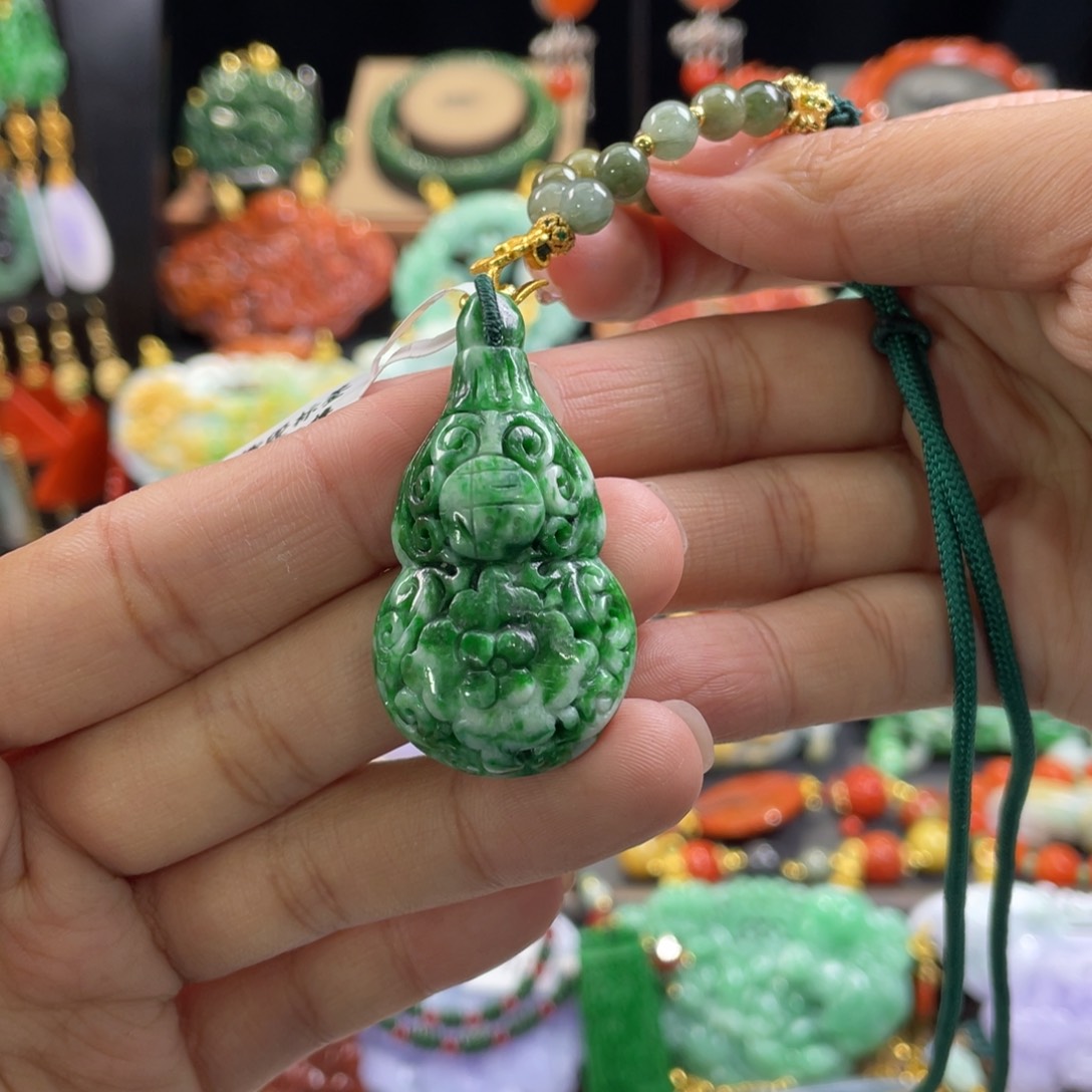 翡翠颈饰未镶嵌代编织