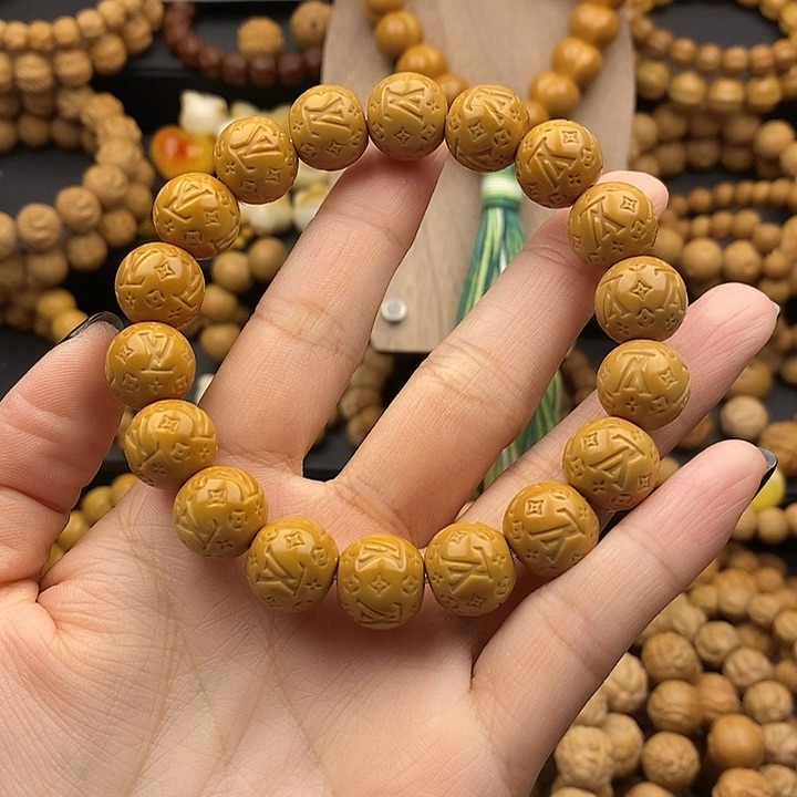 困***睡全品无暇 LV手串888