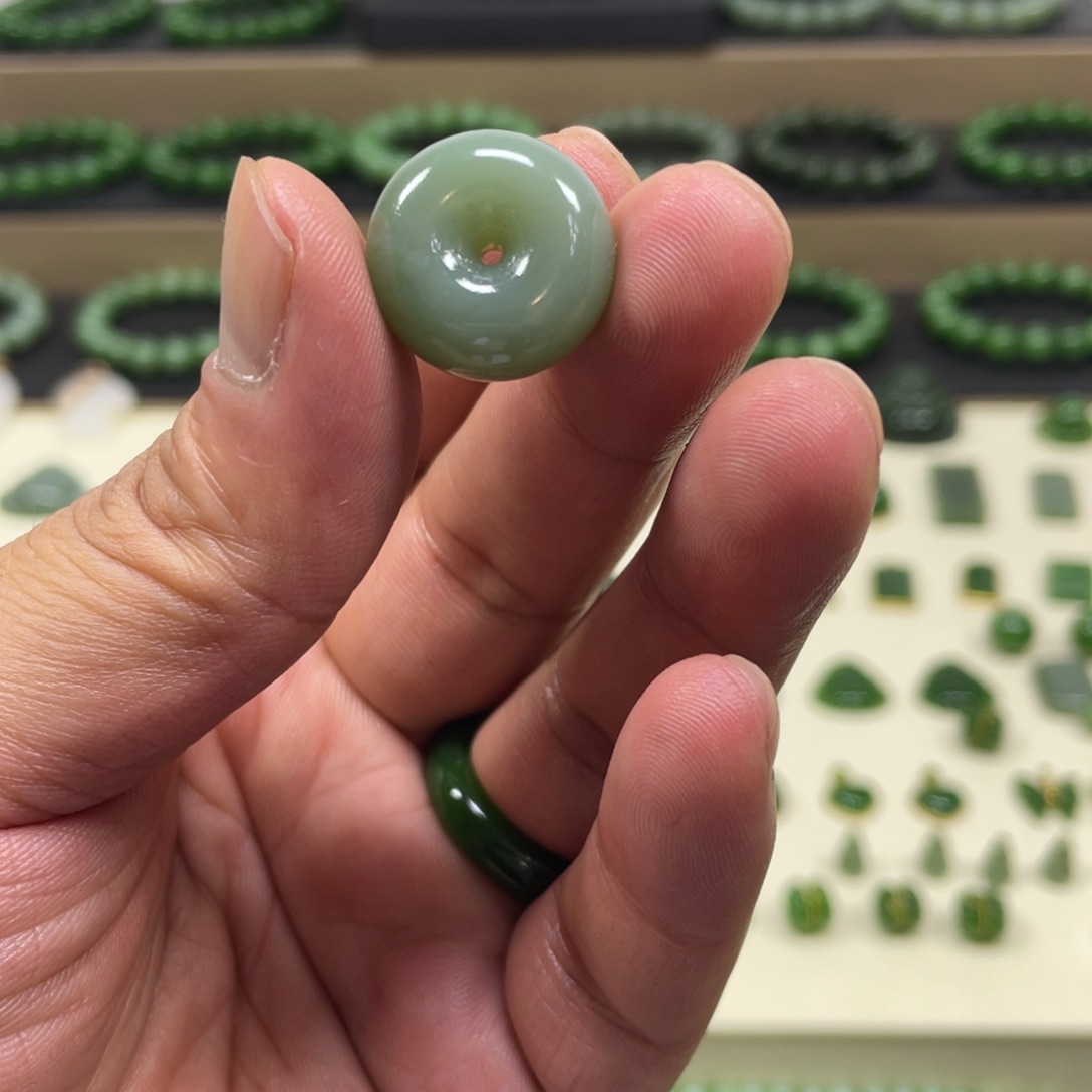 和田玉（碧玉）未镶嵌颈饰