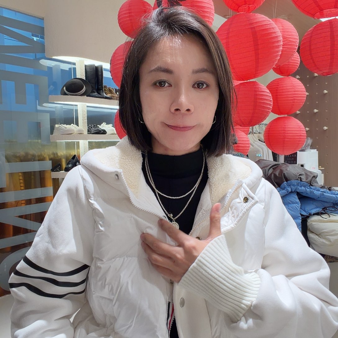 墨***欢卓约姿色外套7660