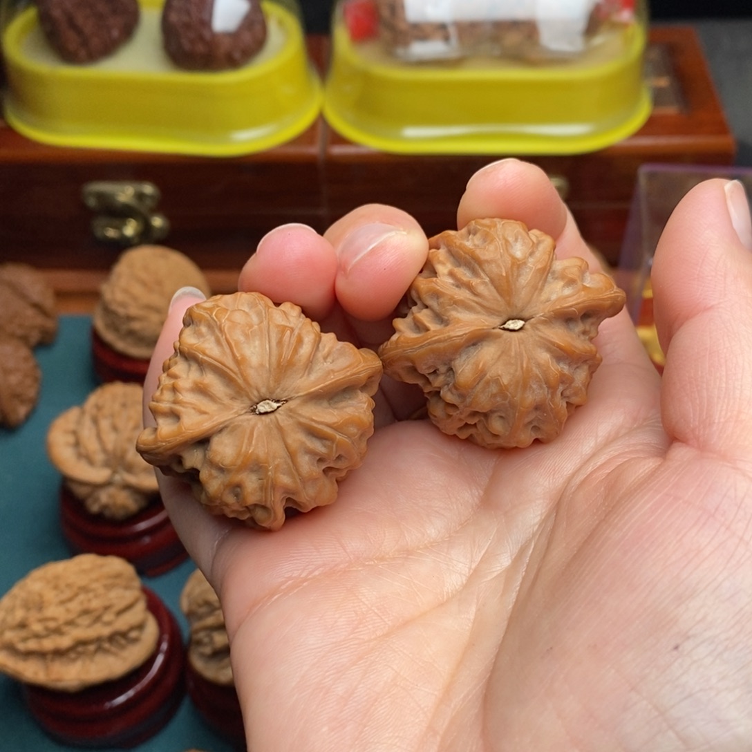 文玩核桃吊坠41沉水狮子