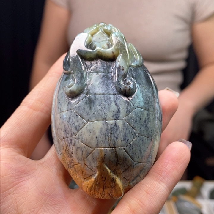 岫岩河磨玉（透闪石质玉）颈饰未镶嵌