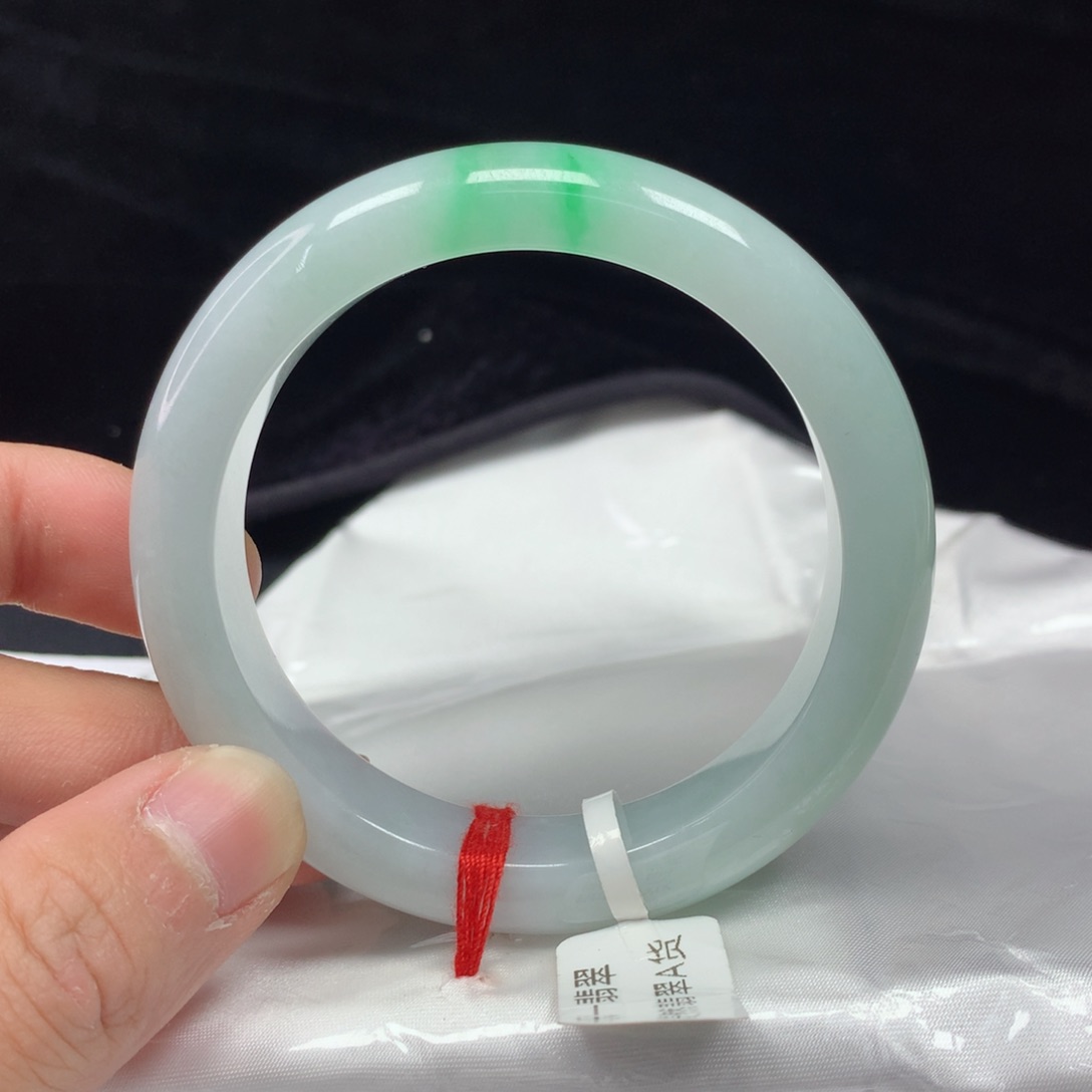 翡翠手镯（圆镯）未镶嵌54.7