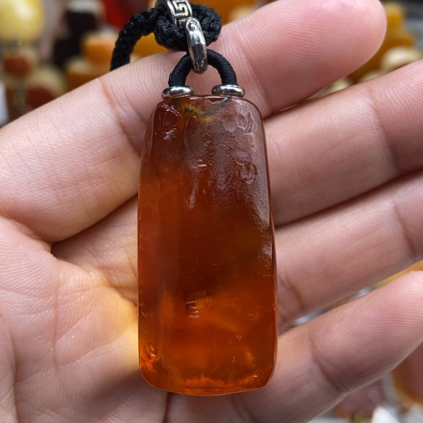 【闪购商品】琥珀颈饰未镶嵌