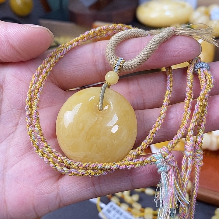 裸石琥珀未镶嵌公主扣