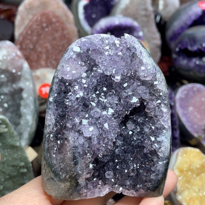 水晶摆件未镶嵌捡漏