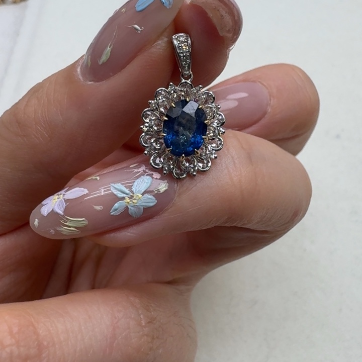 蓝宝石颈饰18K金镶嵌