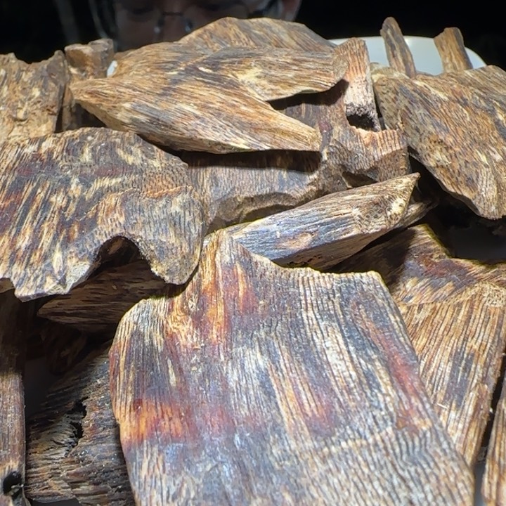 沉香手把件海南老白棋块料50克