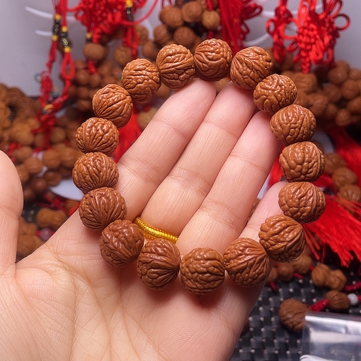 木质类龙纹桃枭挂件