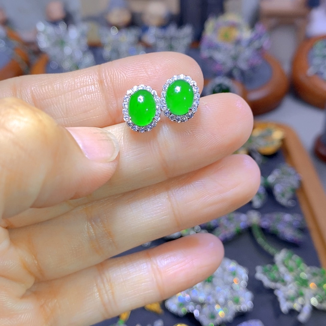 翡翠颈饰银S925镶嵌天然翡翠