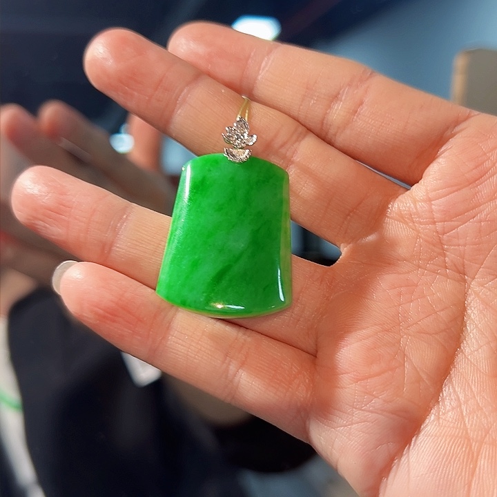 翡翠颈饰18K金镶嵌自**蜜无事牌