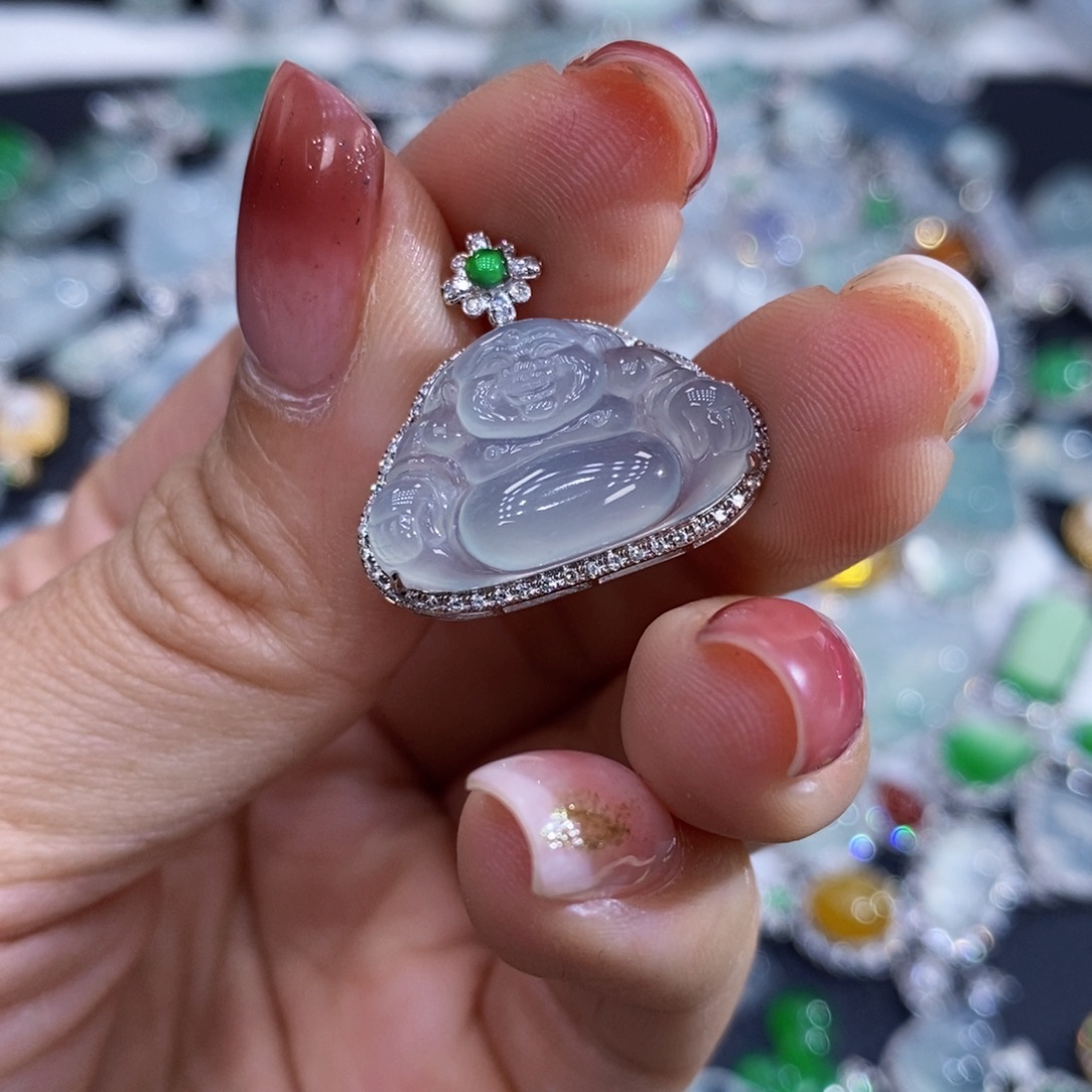 翡翠18K金镶嵌颈饰