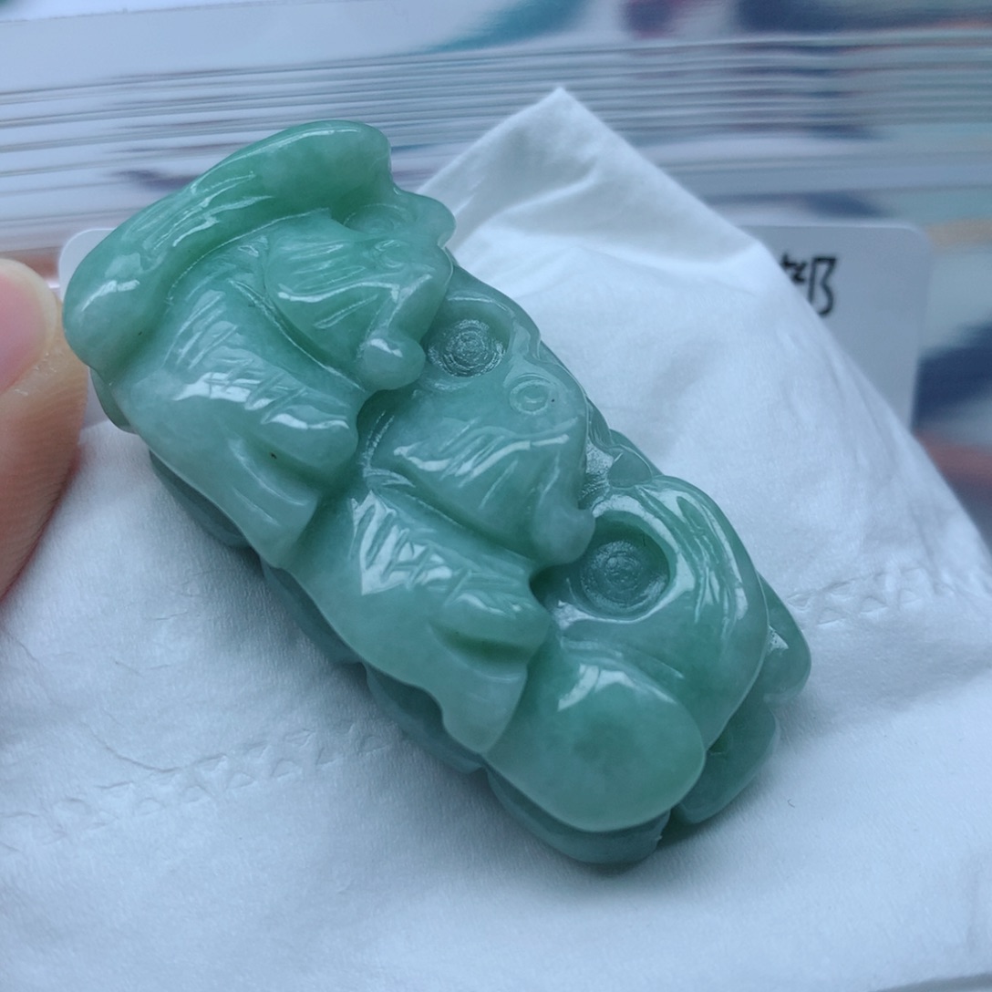 翡翠颈饰未镶嵌牌子