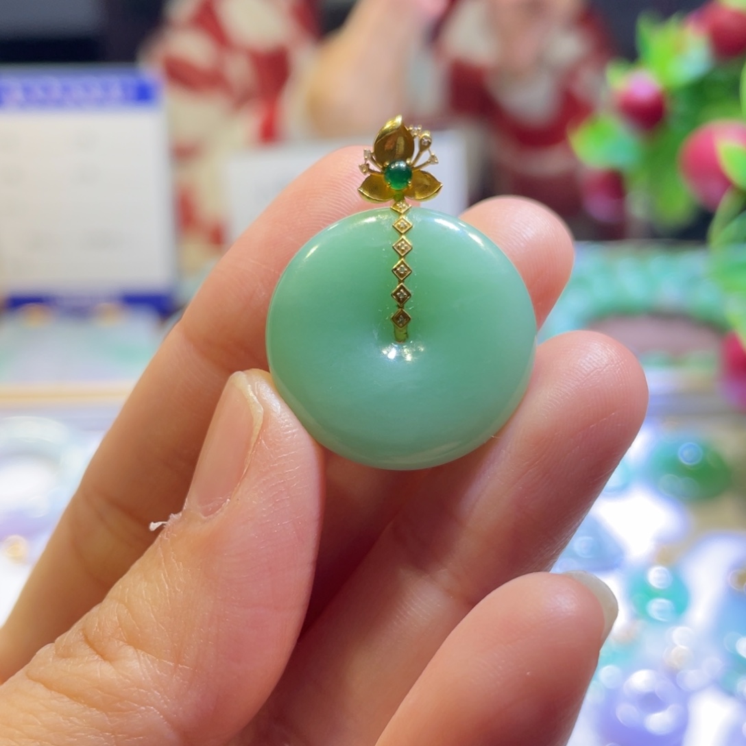 翡翠18K金镶嵌吊坠(不含链)扣子