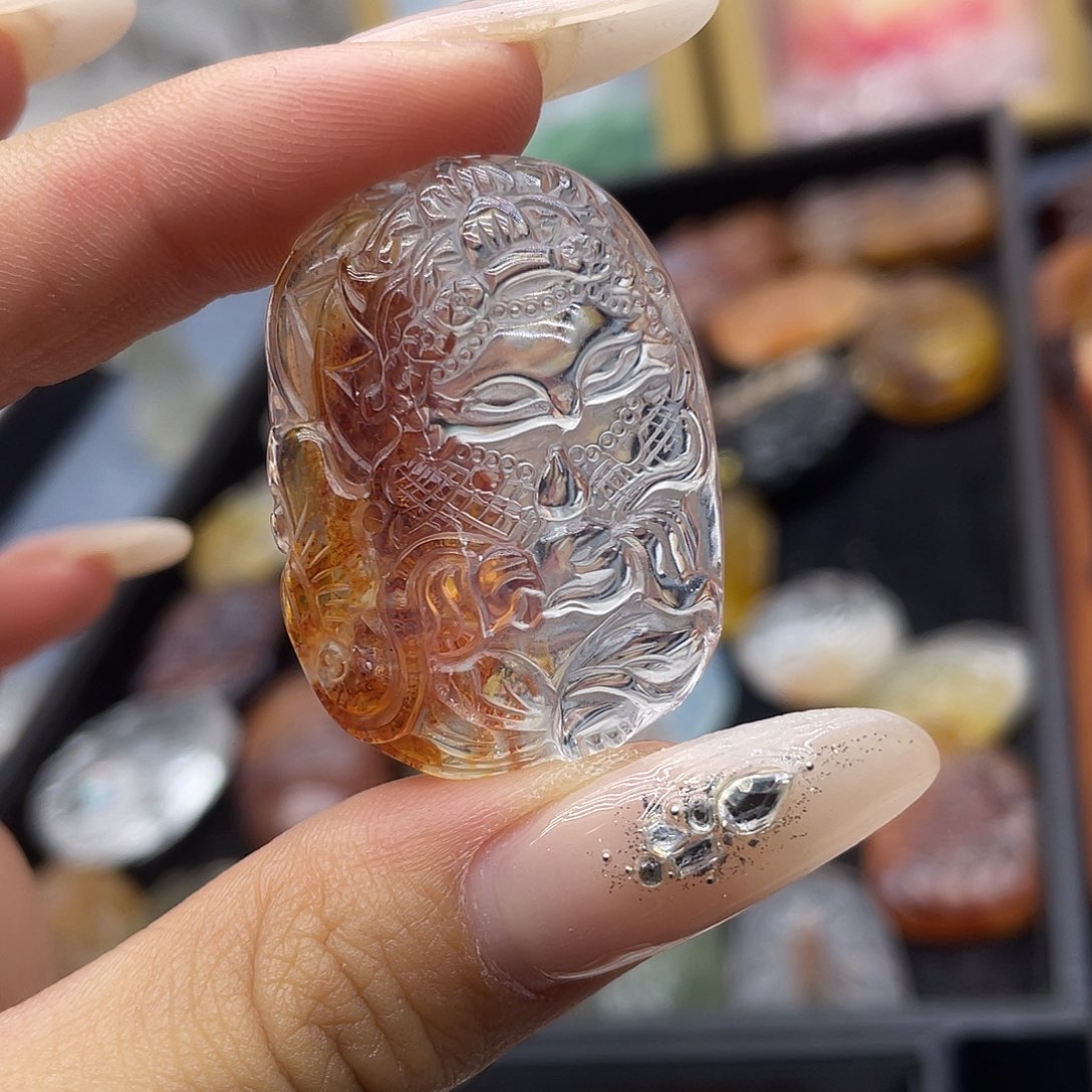 颈饰未镶嵌水晶?*天然