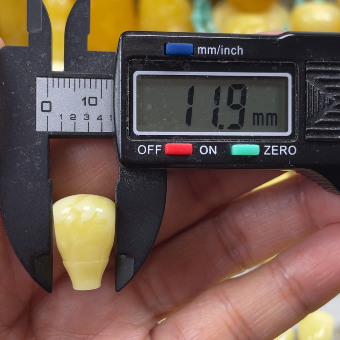 蜜蜡未镶嵌裸石26杂