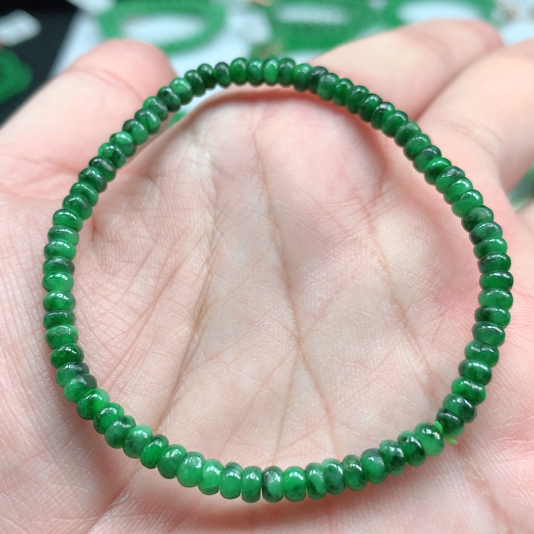 翡翠手链未镶嵌翡翠