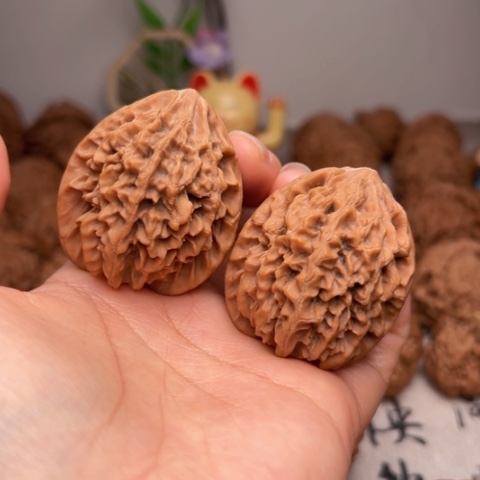 吊坠文玩核桃招财鼠有点黄尖39