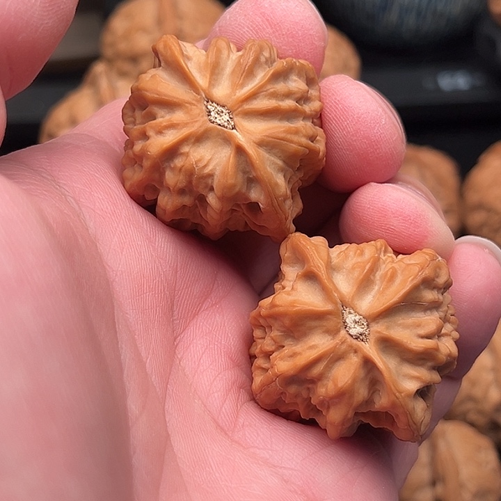 0***.把件文玩核桃山一代原生态佛肚38尺精品