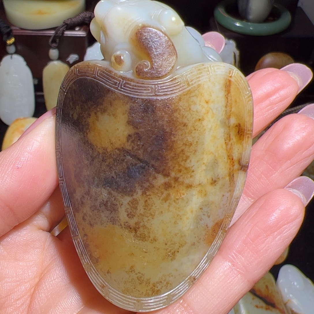 和田玉未镶嵌挂件