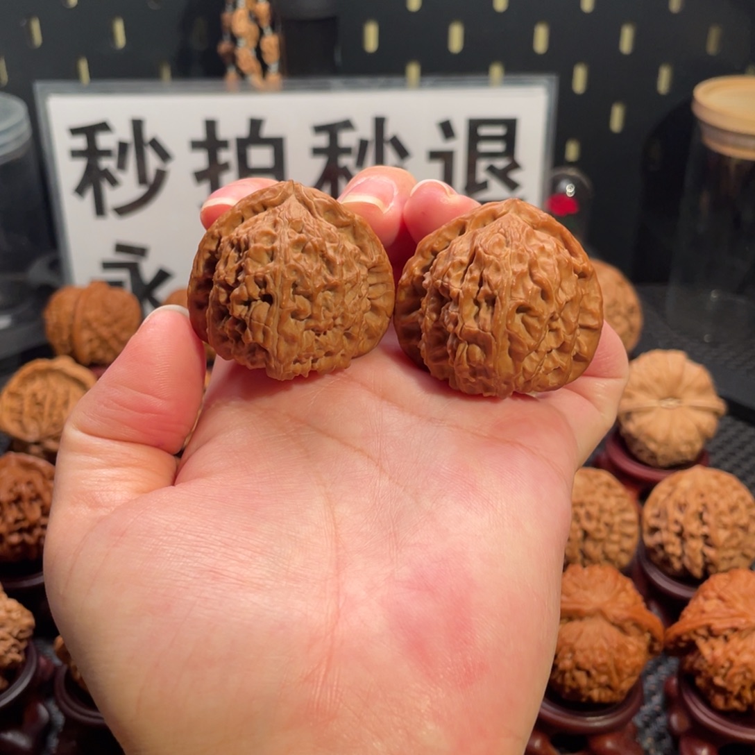 文玩核桃吊坠全品三角白40尺