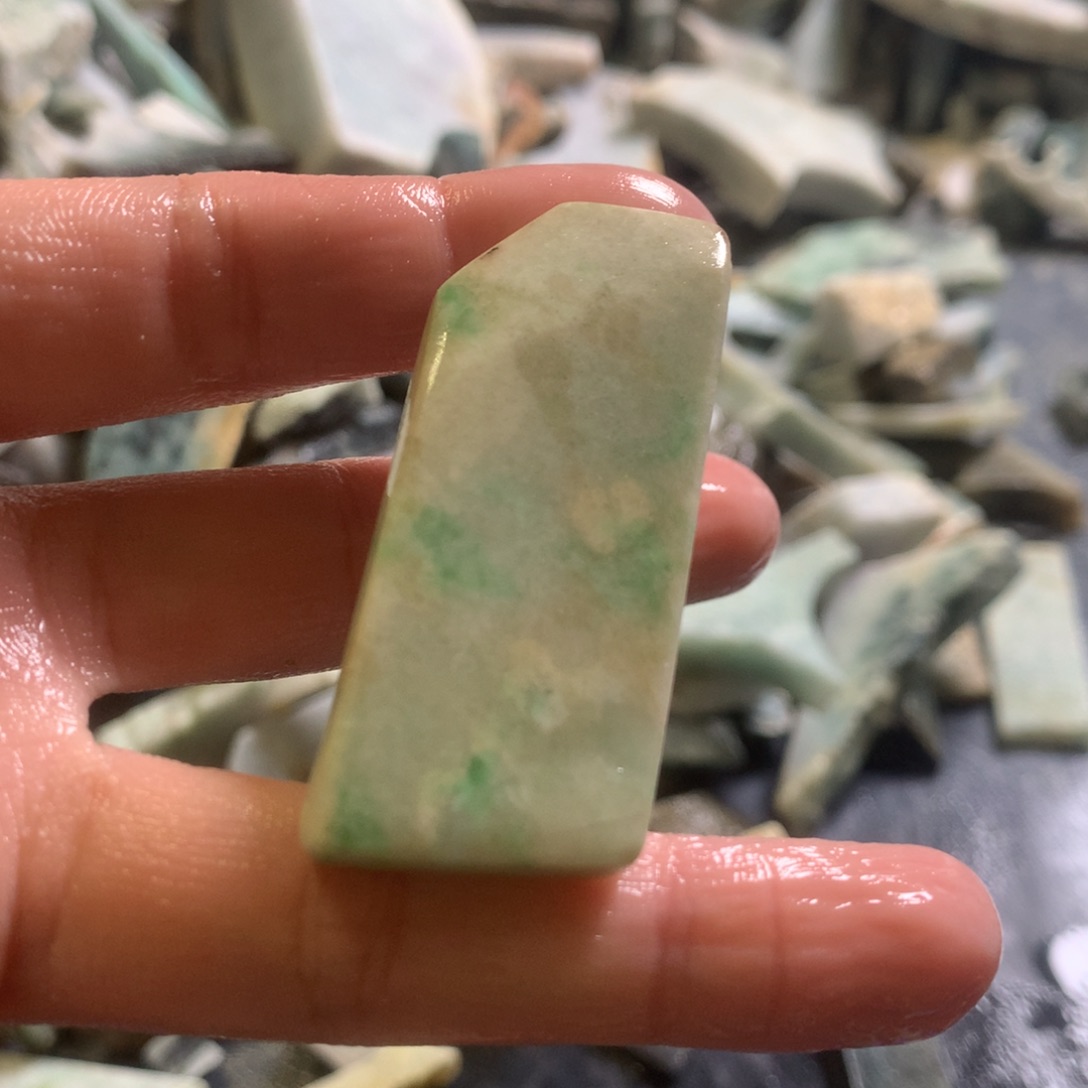 翡翠颈饰未镶嵌缅甸翡翠