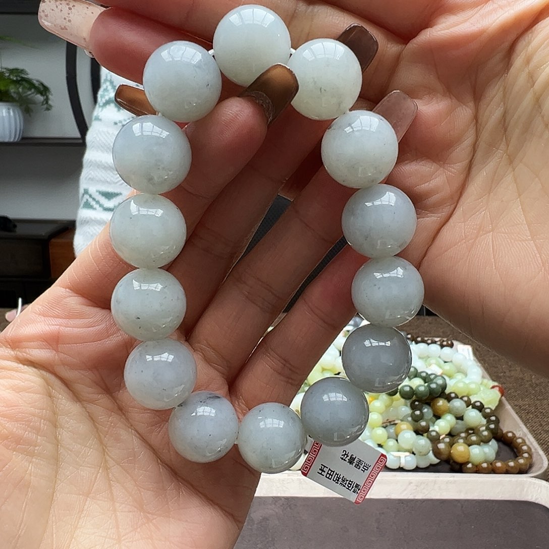 明***天和田玉未镶嵌手链16点墨青花