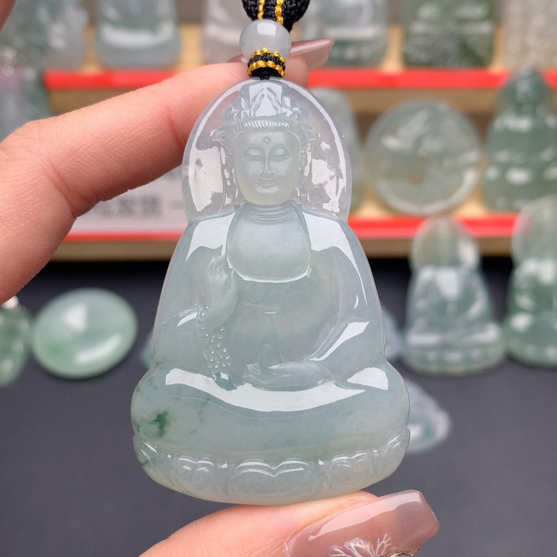 翡翠未镶嵌颈饰素衣