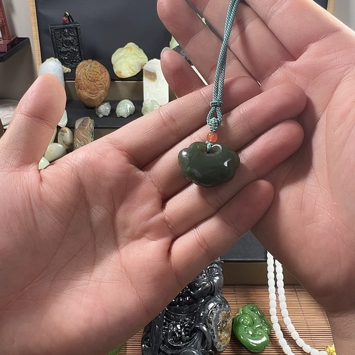 和田玉未镶嵌项链