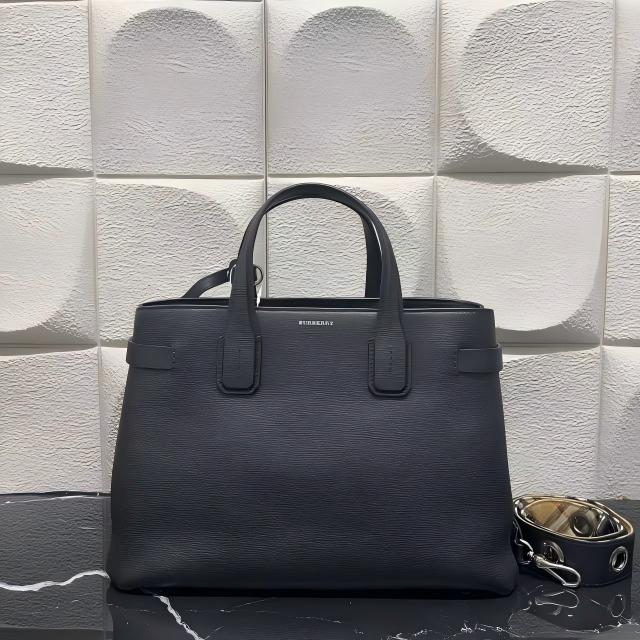 99新 BURBERRY/博柏利 /夏vv0927/单肩包/72504