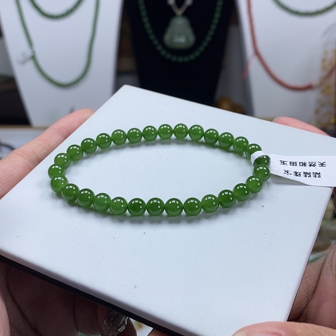和田玉（碧玉）颈饰未镶嵌6mm辣绿