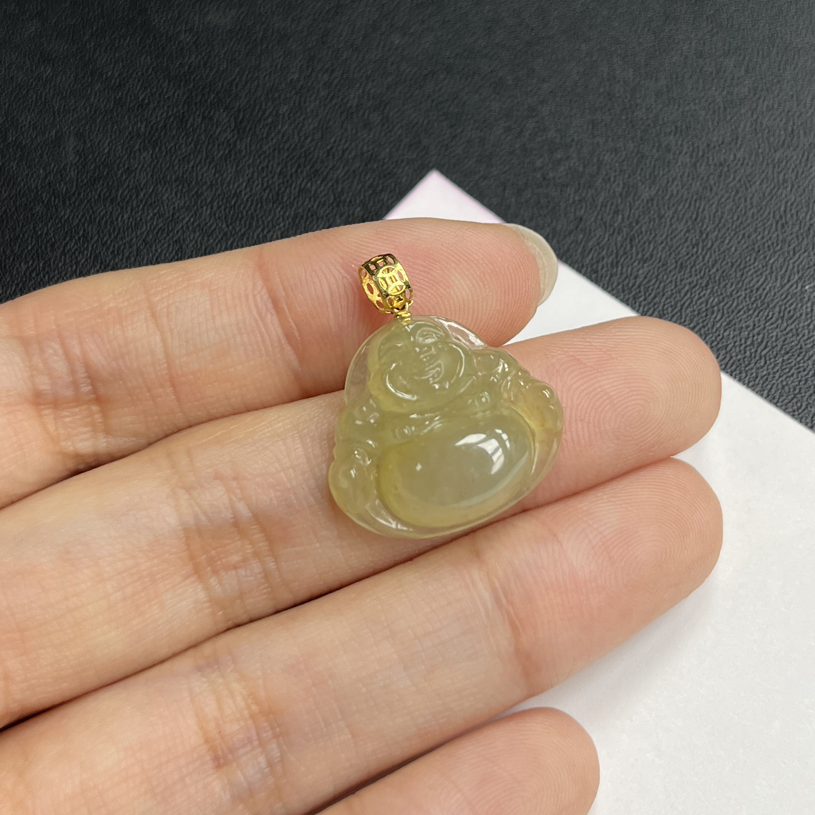 于于珠宝-天然A货缅甸翡翠冰种黄翡佛公玉石吊坠17.9x20.2x6.5mm