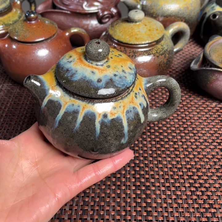 紫砂茶杯中西施壶