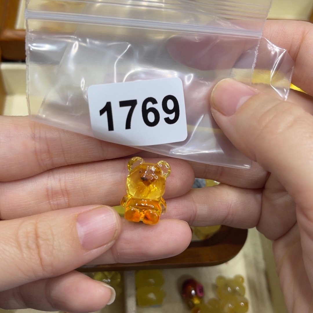 琥珀珠宝奇石未镶嵌