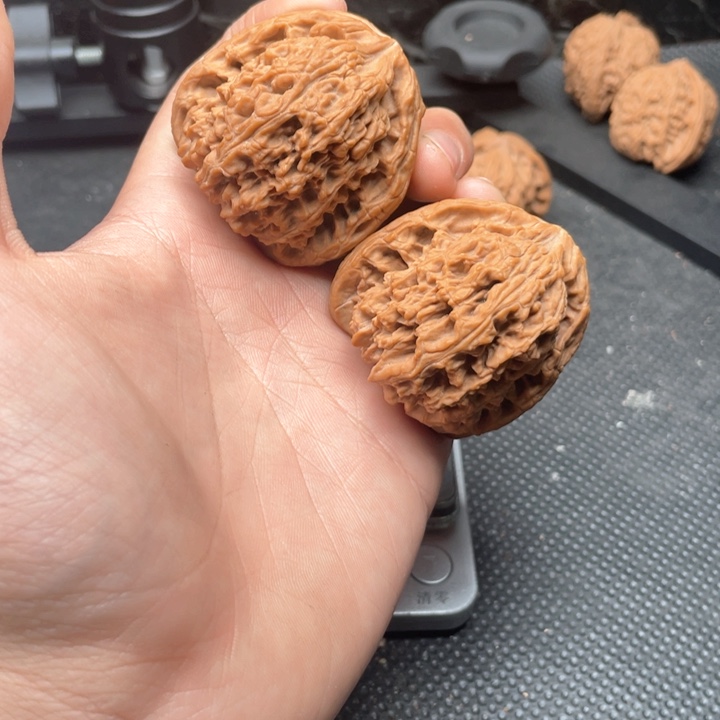 核桃手串/手链你****。1南疆石44尺全品无修