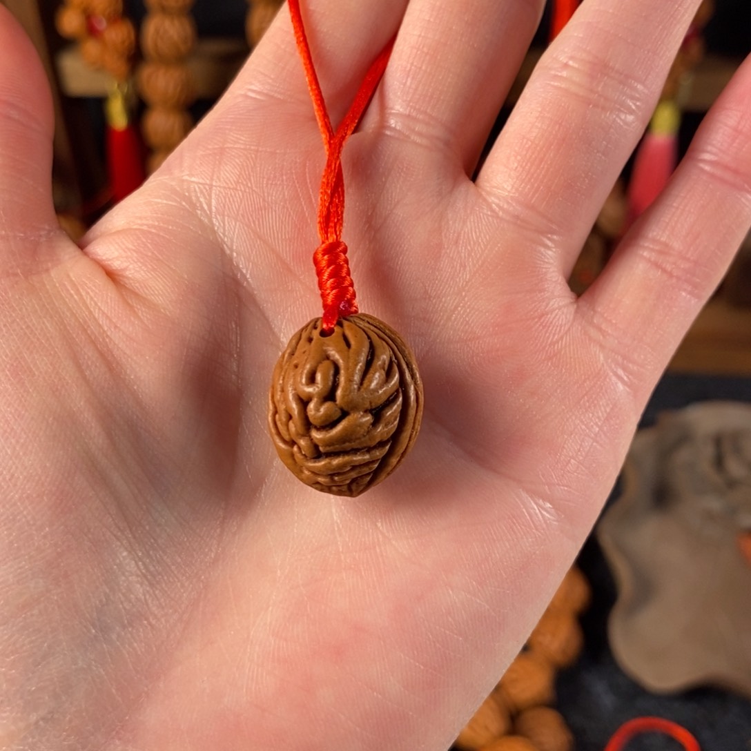 吊坠桃核桃枭挂件