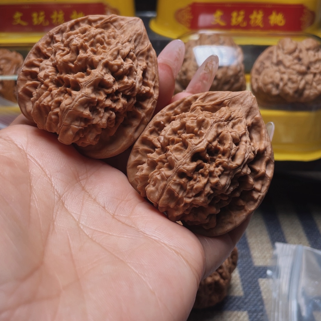 y***.核桃47官帽文玩核桃