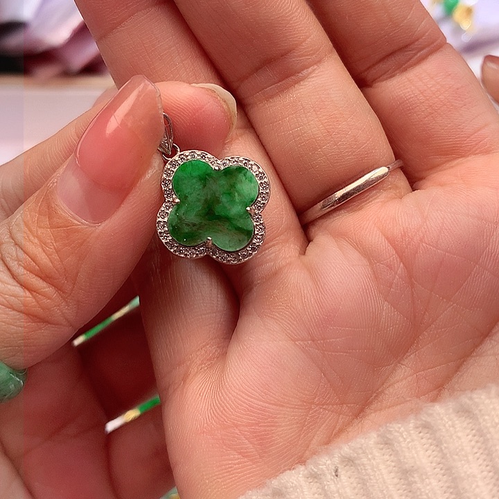 翡翠颈饰银S925镶嵌翡翠