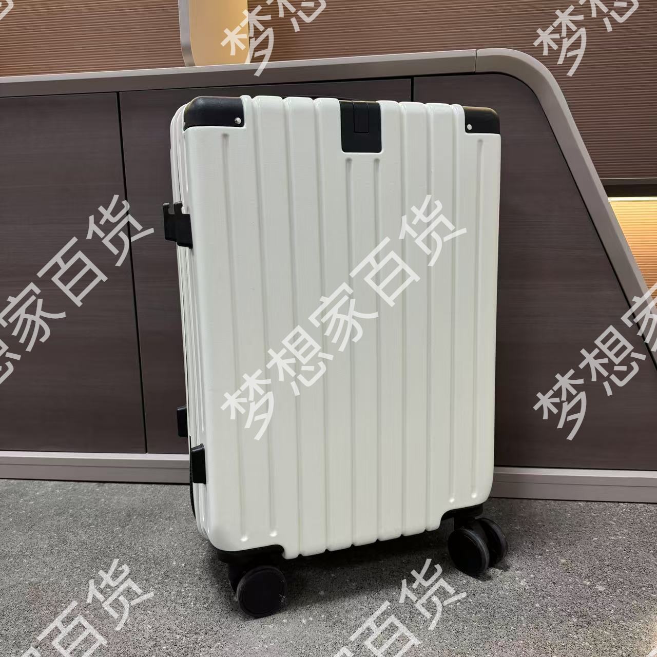 m507行李箱一个MXJ