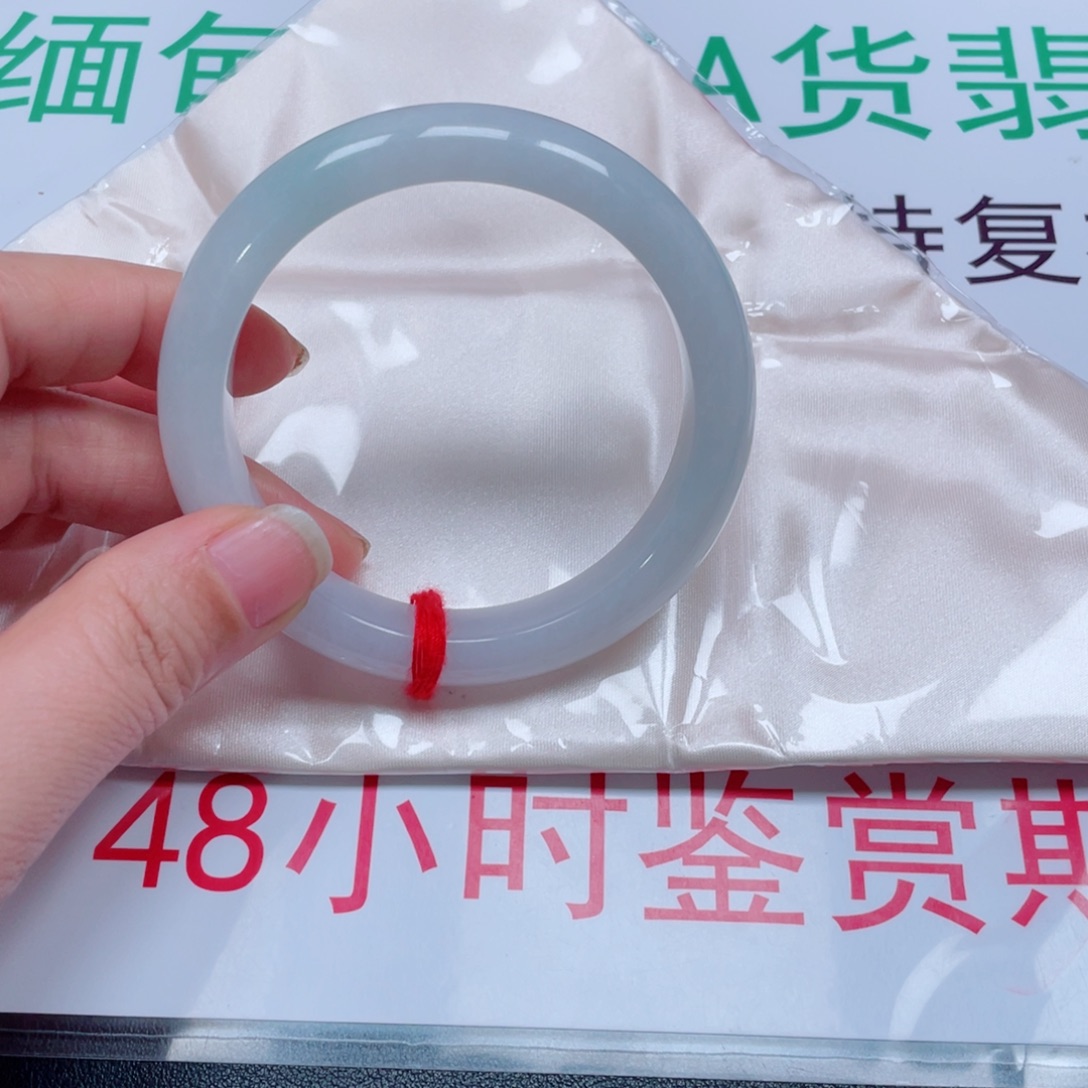 翡翠未镶嵌手镯冰胶晴水