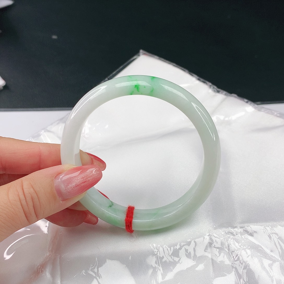 翡翠手镯未镶嵌翡翠358