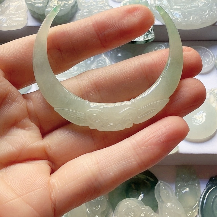 翡翠未镶嵌颈饰fc