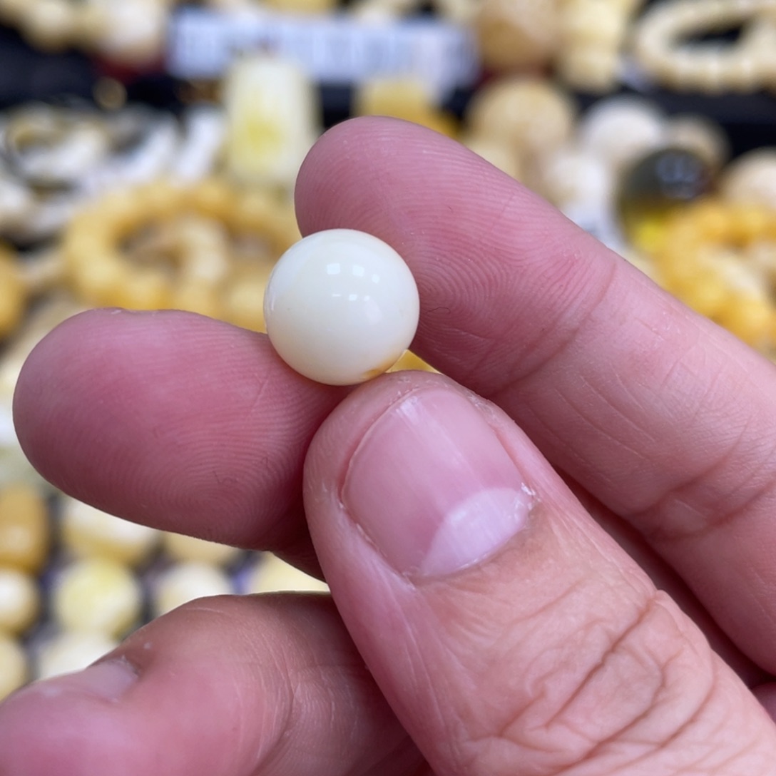 未镶嵌琥珀珠宝奇石10.7mm皮色