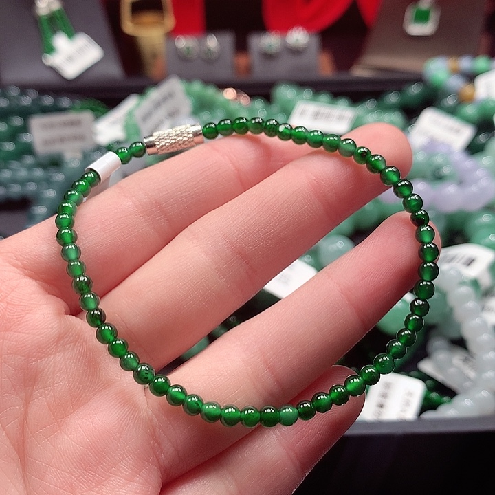翡翠手链未镶嵌翡翠